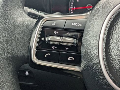 Used 2023 Kia Sorento LX image 24