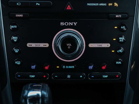 Used 2019 Ford Explorer Sport w/ Equipment Group 401A AWD/4WD image 14