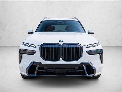 Used 2027 BMW X7 xDrive40i w/ M Sport Package AWD/4WD image 2