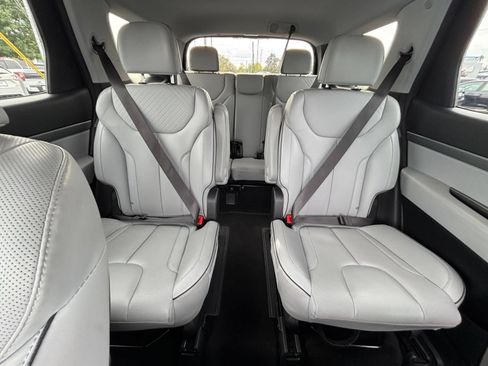 Used 2025 Hyundai Palisade SEL FWD image 37