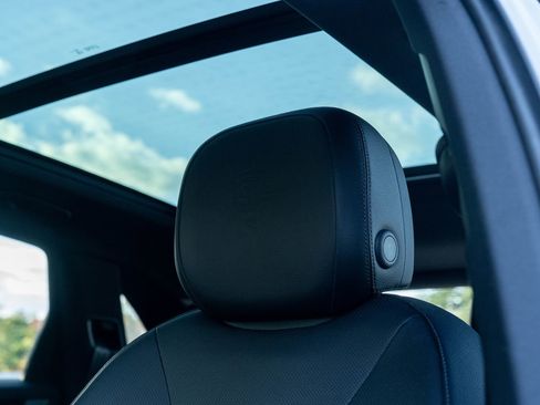 Certified 2025 Porsche Cayenne image 32