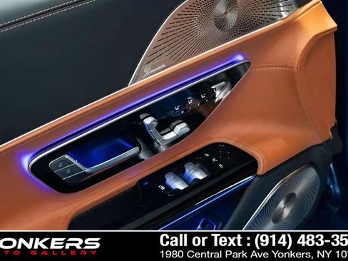 Used 2022 Mercedes-Benz SL 55 AMG 4MATIC w/ Driver Assistance Package image 50