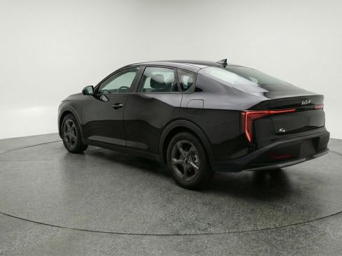 Used 2025 Kia K4 LXS image 6