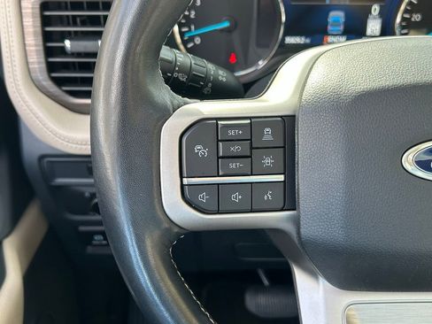 Used 2022 Ford Expedition Limited image 52