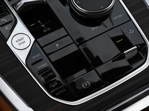 New 2026 BMW X5 xDrive50e w/ Premium Package image 19