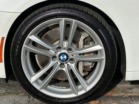 Used 2013 BMW 750Li image 31