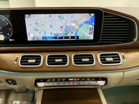 Used 2021 Mercedes-Benz Maybach GLS 600 4MATIC image 29