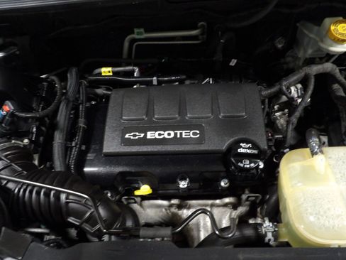 Used 2019 Chevrolet Trax LS image 18