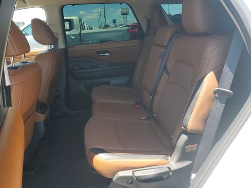 Used 2024 Nissan Pathfinder Platinum w/ Cargo Package AWD/4WD image 14
