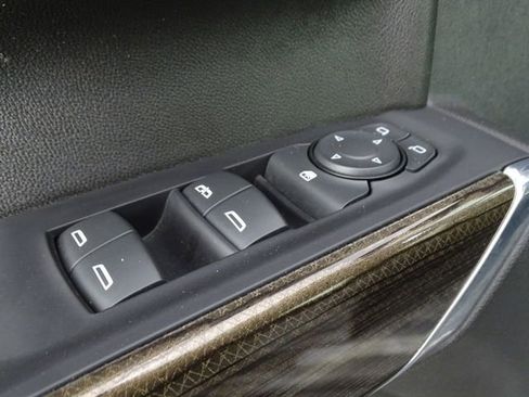 Used 2021 Chevrolet Silverado 1500 RST image 17