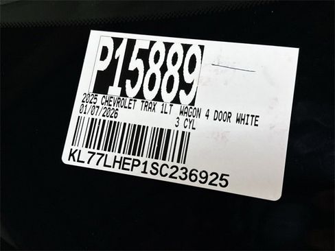 Certified 2025 Chevrolet Trax LT w/ LT Convenience Package image 29