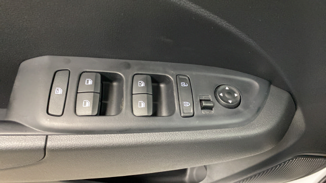 New 2026 Hyundai Venue SEL FWD image 22