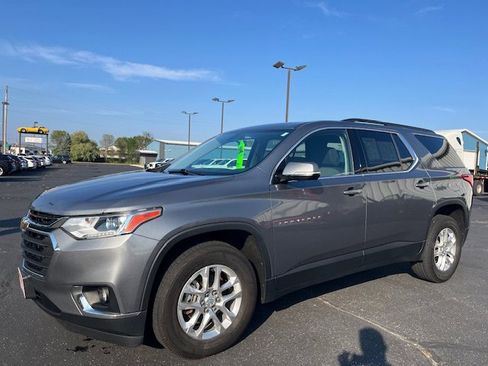 Used 2019 Chevrolet Traverse LT image 1