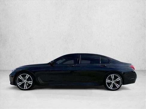 Used 2017 BMW 750i RWD image 6