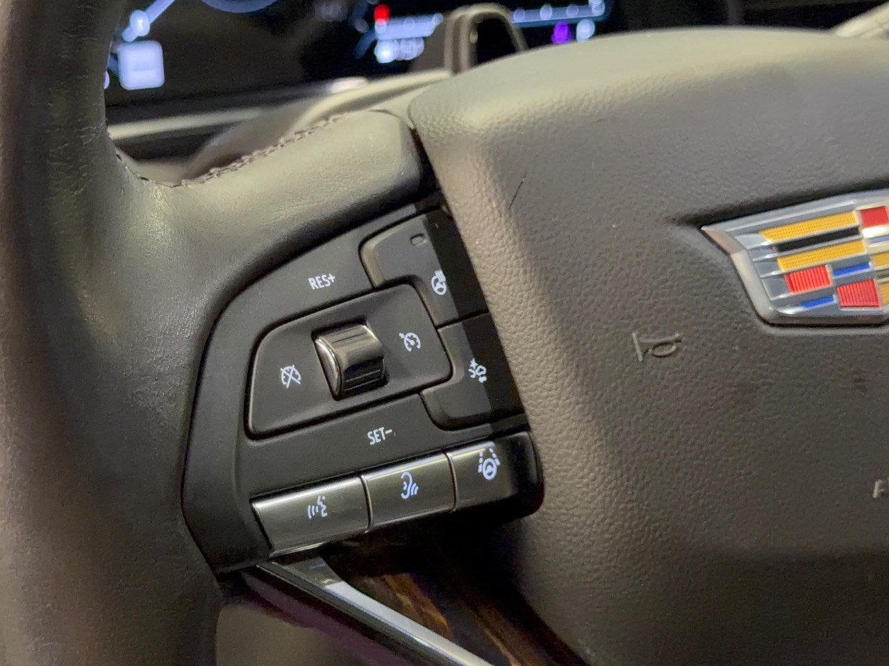 Certified 2023 Cadillac Escalade Premium Luxury w/ Performance Package AWD/4WD image 18