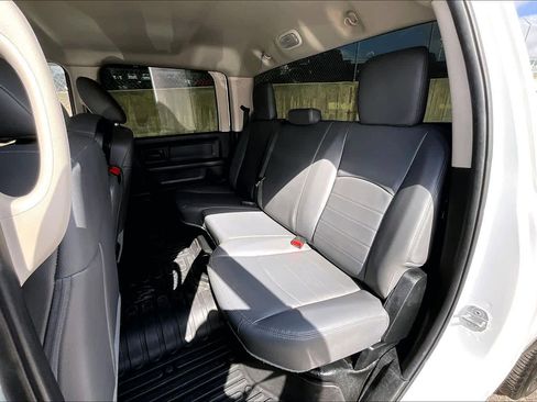 Used 2018 RAM 2500 Tradesman w/ Chrome Appearance Group image 25