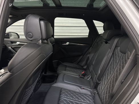 Used 2020 Audi SQ5 Premium Plus w/ Premium Plus Package image 21