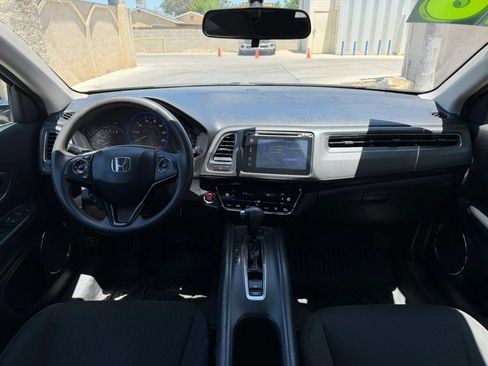 Used 2018 Honda HR-V EX image 6