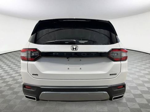 New 2026 Honda Pilot Touring image 5