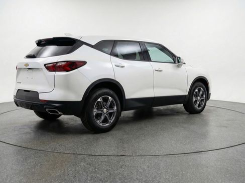 Used 2025 Chevrolet Blazer LT image 9