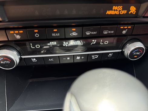 Used 2023 MAZDA CX-9 Carbon Edition AWD/4WD image 28