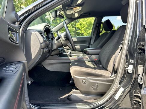 Used 2025 Dodge Durango GT RWD image 12