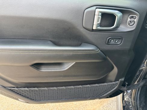 Used 2025 Jeep Wrangler Backcountry image 10