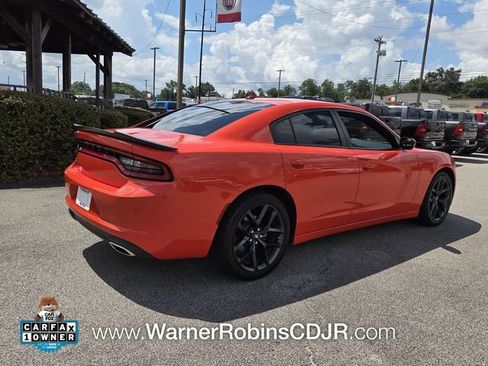 Used 2022 Dodge Charger SXT w/ Blacktop Package RWD image 13