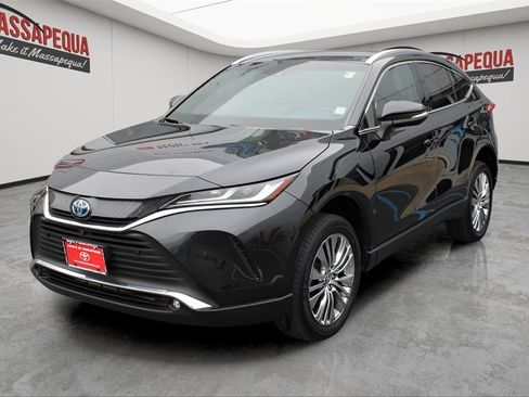 Used 2023 Toyota Venza Limited image 1
