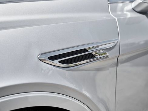 Used 2021 Bentley Bentayga AWD/4WD image 8