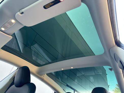 Used 2023 Tesla Model 3 Standard Range RWD image 12