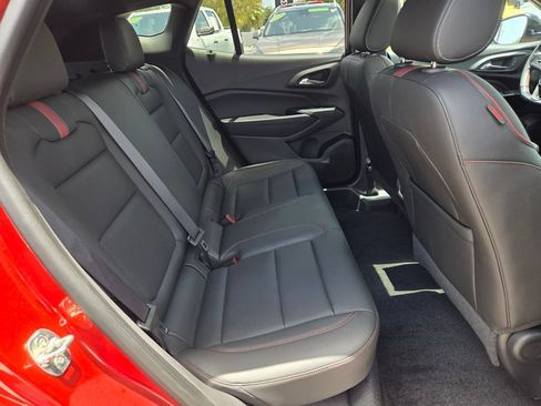 Used 2024 Chevrolet Trax RS w/ Sunroof Package FWD image 15