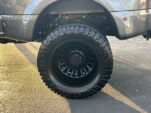 Used 2025 Ford F450 Platinum image 35