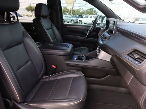 Used 2021 GMC Yukon XL SLT image 30