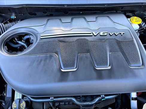 Used 2019 Jeep Cherokee Trailhawk w/ Comfort/Convenience Group AWD/4WD image 33