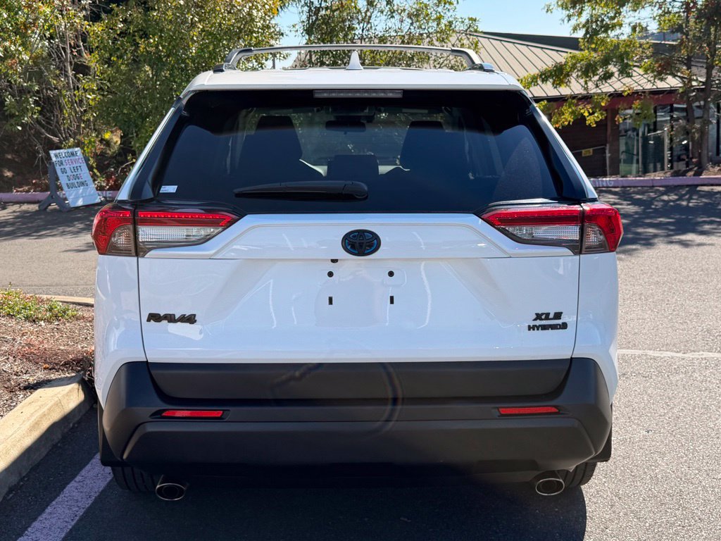 Used 2020 Toyota RAV4 XLE w/ XLE Grade Weather Package AWD/4WD image 6