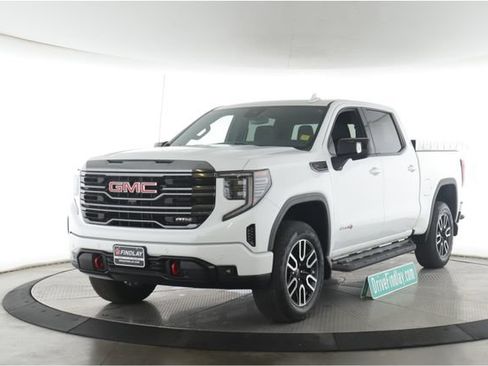 Used 2023 GMC Sierra 1500 AT4 w/ AT4 Premium Package AWD/4WD image 10