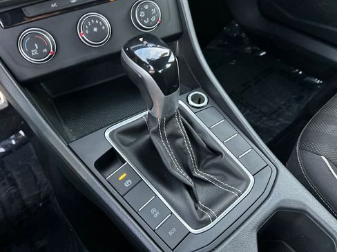 Used 2023 Volkswagen Jetta Sport image 16