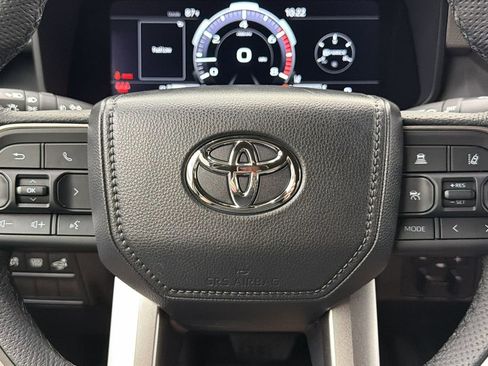 Used 2026 Toyota Tundra Limited AWD/4WD image 27