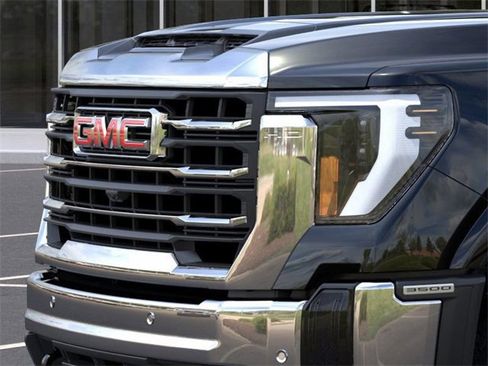New 2026 GMC Sierra 3500 SLT image 13