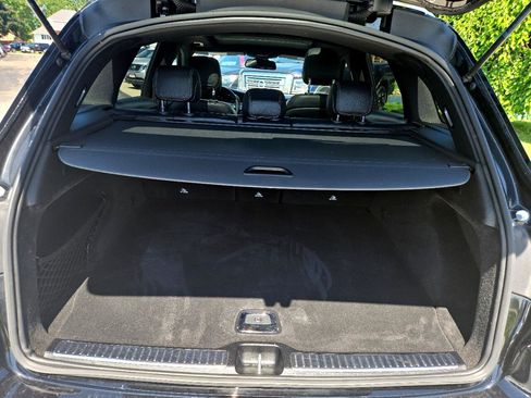 Used 2017 Mercedes-Benz GLC 300 w/ Premium 1 Package image 9