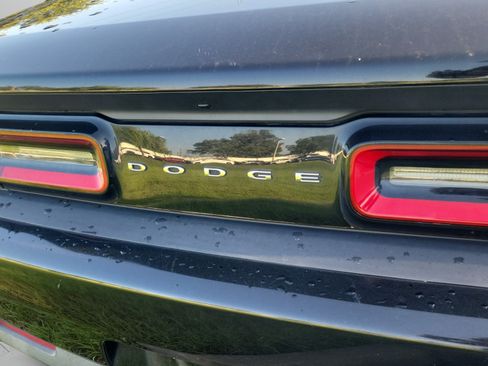 Used 2016 Dodge Challenger SXT RWD image 24