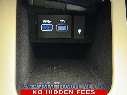 Used 2024 Genesis GV70 2.5T w/ Select Package image 37