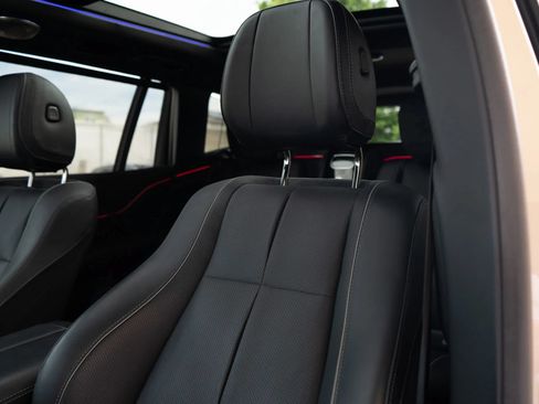 Used 2023 Mercedes-Benz Maybach GLS 600 4MATIC image 14