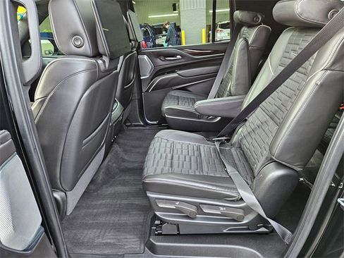 Used 2023 Cadillac Escalade ESV Sport Platinum image 15