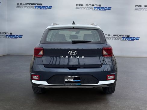 Used 2022 Hyundai Venue Limited image 6
