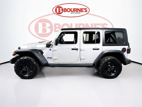 Used 2024 Jeep Wrangler Unlimited AWD/4WD image 6