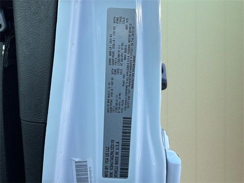 Certified 2024 Jeep Gladiator Sport image 42