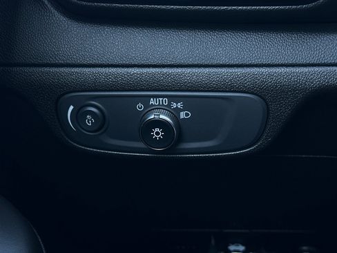 Used 2022 Chevrolet Bolt EUV LT image 34