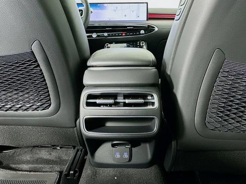 New 2026 Genesis GV70 2.5T Advanced AWD/4WD image 18